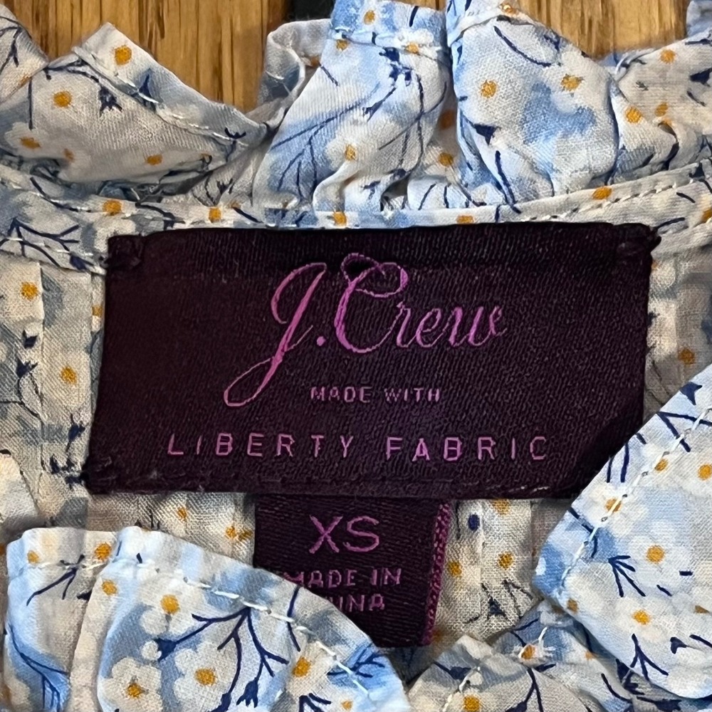 J.Crew Liberty Fabric Floral Blouse Womens XS Blue Cottagecore Pintuck Top - Picture 4 of 11